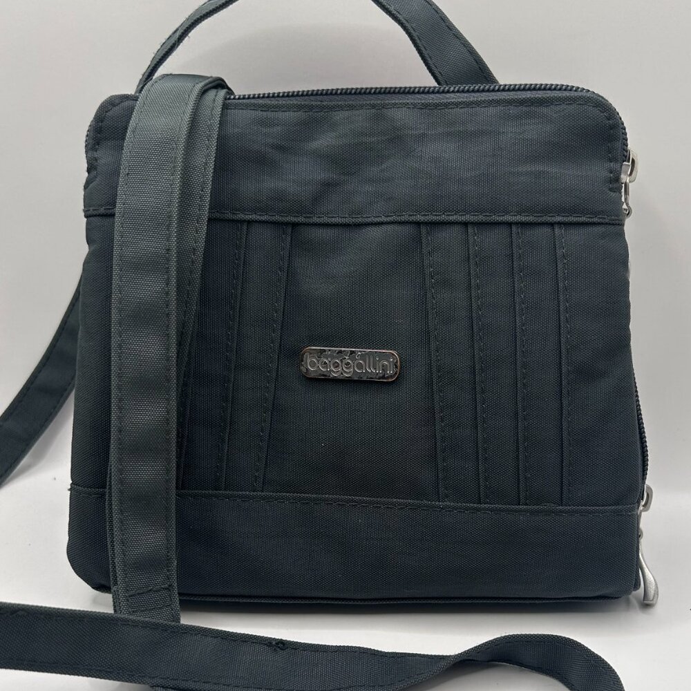 The BAGGALLINI Gray Nylon Fold-Out Wallet/Mini-Purse!